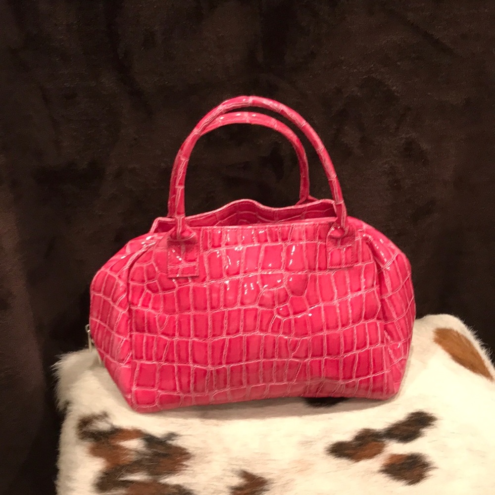Women’s pink, crocodile designer lunch bag with lining to keep food hot/cold!